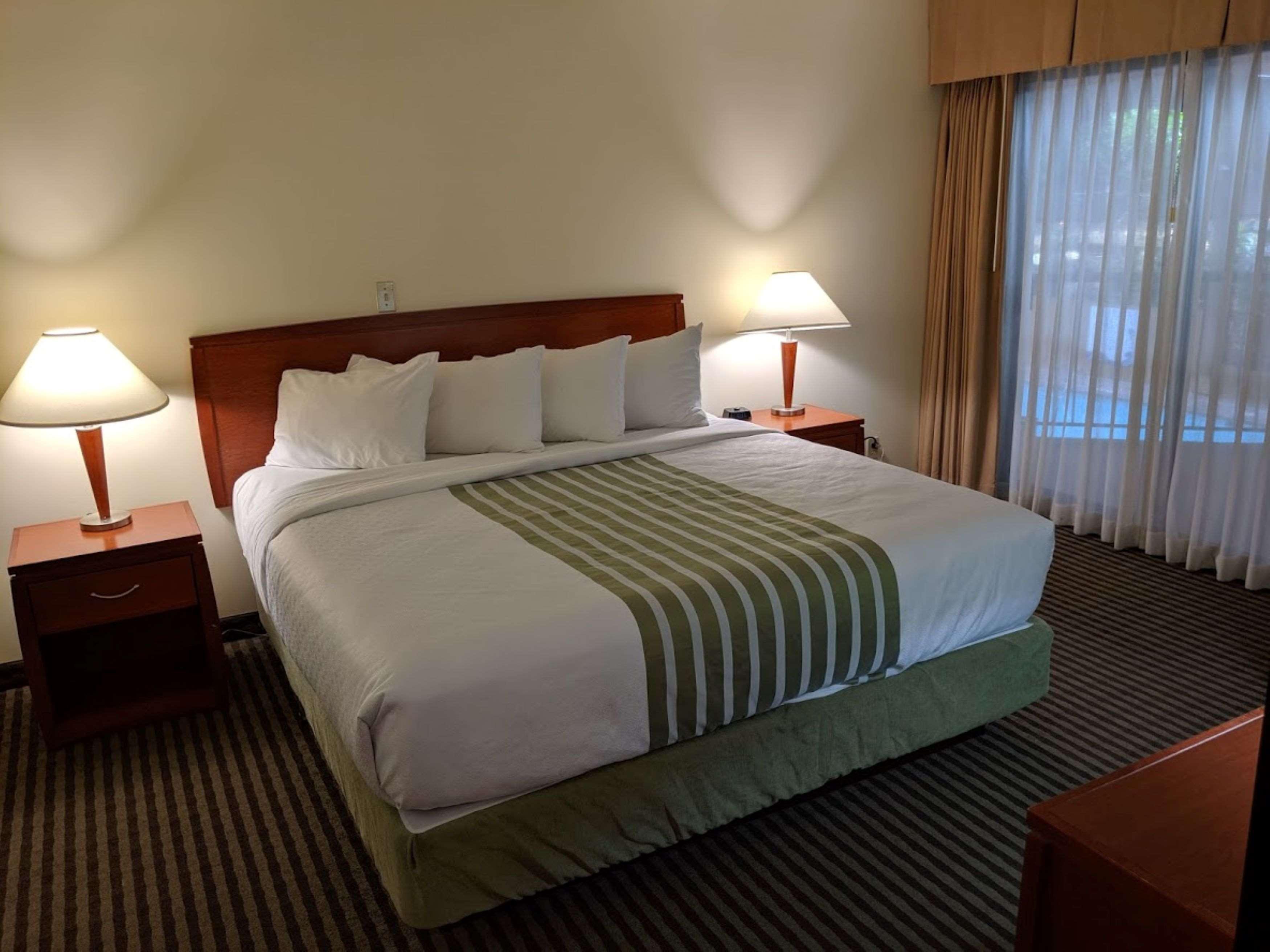 Best Western Premier Ashton Suites - Willowbrook Хьюстон Экстерьер фото